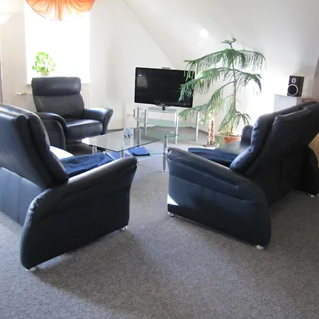 Se-lf Apartment
